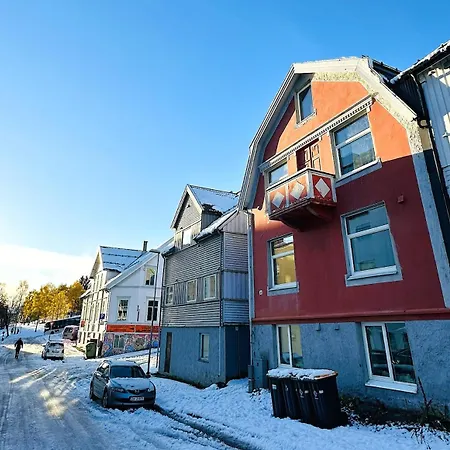 With 2 Bedrooms And Kitchen - Hydrus Tromsø