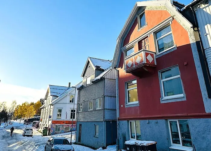 With 2 Bedrooms And Kitchen - Hydrus Tromsø