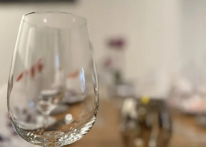 With 2 Bedrooms And Kitchen - Hydrus Tromsø